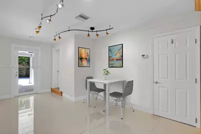 1834 NE 34th St, Oakland Park, FL 33306 - Photo 25