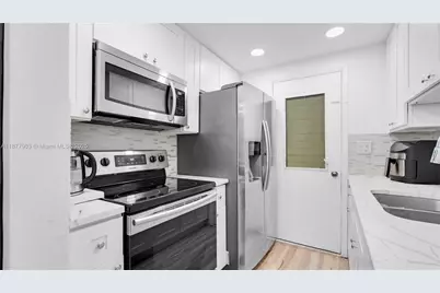 16900 NE 14th Ave #204, Miami, FL 33162 - Photo 13