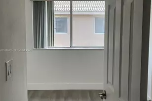 5725 NW 114th Path, Doral, FL 33178 - Photo 11