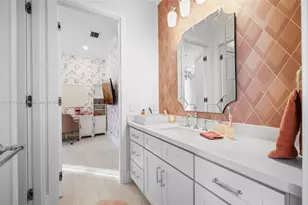 5795 N Sterling Ranch Dr, Davie, FL 33314 - Photo 41