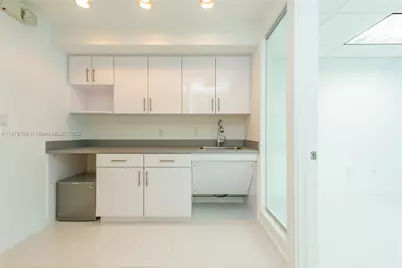 40 SW 13th Street #902, Miami, FL 33130 - Photo 5