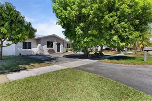 405 SW 73rd Ave, North Lauderdale, FL 33068 - Photo 5