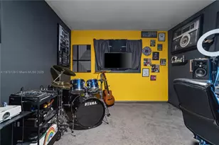 405 SW 73rd Ave, North Lauderdale, FL 33068 - Photo 17