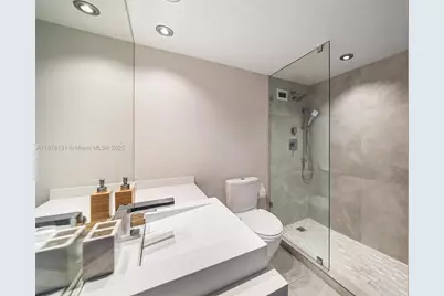 1000 West Ave #1515, Miami Beach, FL 33139 - Photo 15