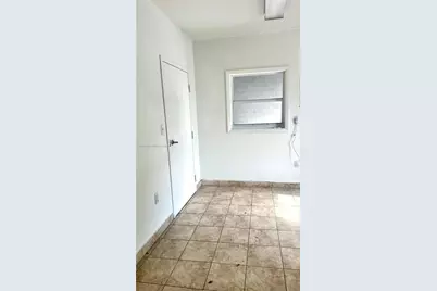 10780 NW 138th St #D3, Hialeah Gardens, FL 33018 - Photo 5