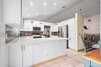 1101 NW 162nd Ave, Pembroke Pines, FL 33028 - Photo 7