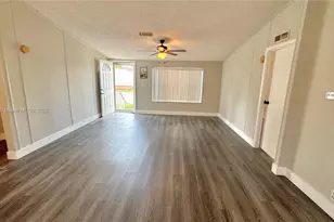 220 NE 12th Ave, Homestead, FL 33030 - Photo 9