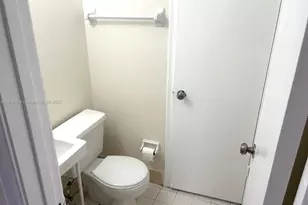 566 NW 114th Ave, Sweetwater, FL 33172 - Photo 5