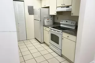 566 NW 114th Ave, Sweetwater, FL 33172 - Photo 3