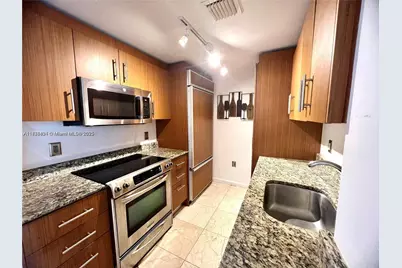 10275 Collins Ave #323, Bal Harbour, FL 33154 - Photo 7