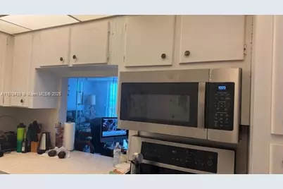 [Address not provided], Hallandale Beach, FL 33009 - Photo 17