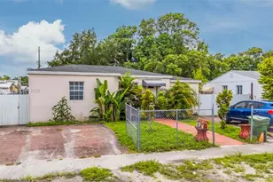 580 SE 2nd St, Hialeah, FL 33010 - Photo 1
