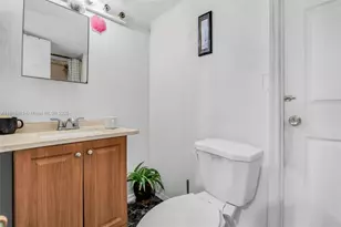 580 SE 2nd St, Hialeah, FL 33010 - Photo 17