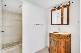 1100 St Charles Pl, Pembroke Pines, FL 33026 - Photo 11