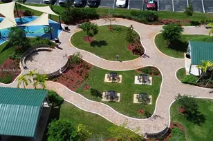 1100 St Charles Pl, Pembroke Pines, FL 33026 - Photo 21