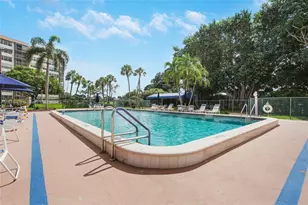 1100 St Charles Pl, Pembroke Pines, FL 33026 - Photo 25