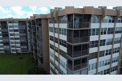 1100 Saint Charles Pl #PH5, Pembroke Pines, FL 33026 - Photo 27