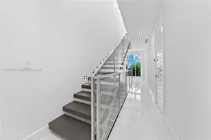 2890 N Ocean Dr, Hollywood, FL 33019 - Photo 23