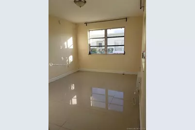7821 Byron Ave, Miami Beach, FL 33141 - Photo 9