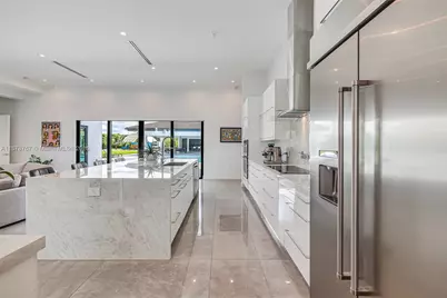 17950 SW 192nd St, Miami, FL 33187 - Photo 19