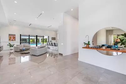 17950 SW 192nd St, Miami, FL 33187 - Photo 13