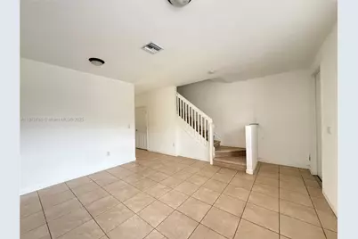 3204 SE 5th Ct, Homestead, FL 33033 - Photo 9