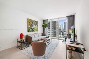 55 SE 6th St, Miami, FL 33131 - Photo 3