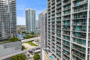 55 SE 6th St, Miami, FL 33131 - Photo 15