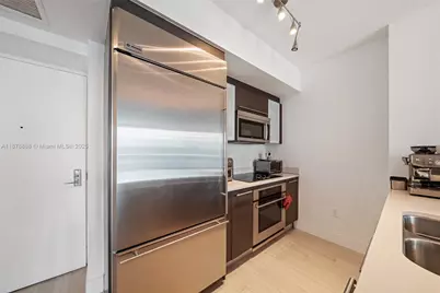 55 SE 6th St #1908, Miami, FL 33131 - Photo 5