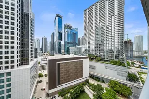 55 SE 6th St, Miami, FL 33131 - Photo 21