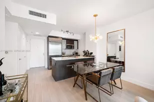 55 SE 6th St, Miami, FL 33131 - Photo 5
