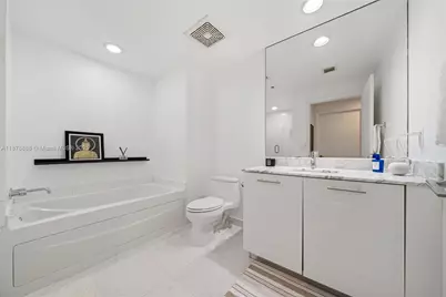 55 SE 6th St #1908, Miami, FL 33131 - Photo 25