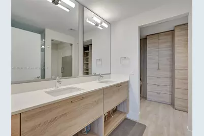 16385 Biscayne Blvd #2107, North Miami Beach, FL 33160 - Photo 29