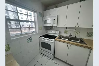325 Ocean Dr #506, Miami Beach, FL 33139 - Photo 9