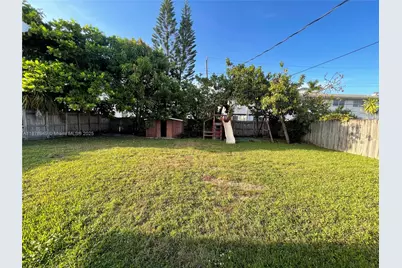 1107 NE 8th St, Hallandale Beach, FL 33009 - Photo 11