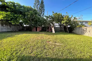 1107 NE 8th St, Hallandale Beach, FL 33009 - Photo 11