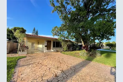 1107 NE 8th St, Hallandale Beach, FL 33009 - Photo 15