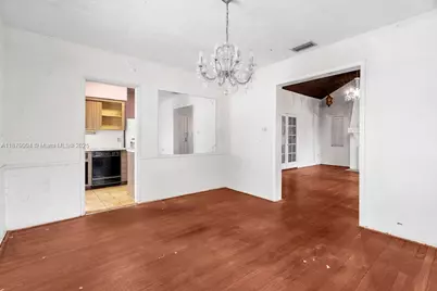 515 W 30th St, Miami Beach, FL 33140 - Photo 9