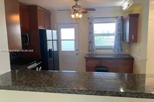 901 NE 14th Ave, Hallandale Beach, FL 33009 - Photo 3