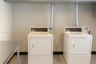 400 Kings Point Dr, Sunny Isles Beach, FL 33160 - Photo 17