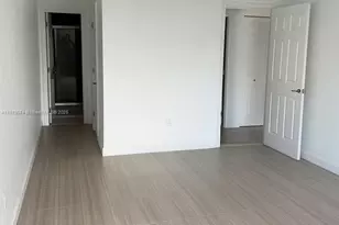 400 Kings Point Dr, Sunny Isles Beach, FL 33160 - Photo 11