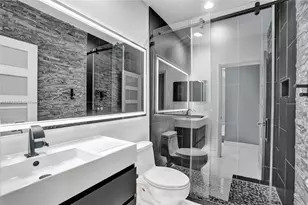 1321 SW 102nd Ave, Pembroke Pines, FL 33025 - Photo 11