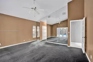 1321 SW 102nd Ave, Pembroke Pines, FL 33025 - Photo 15