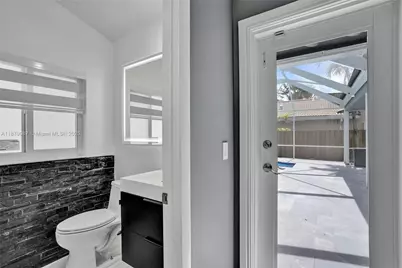 1321 SW 102nd Ave, Pembroke Pines, FL 33025 - Photo 43