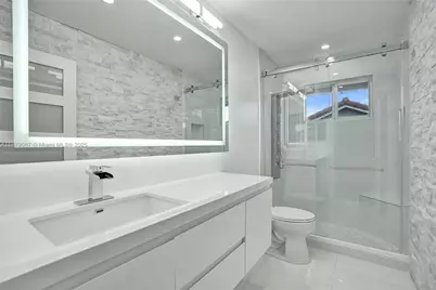 1321 SW 102nd Ave, Pembroke Pines, FL 33025 - Photo 49