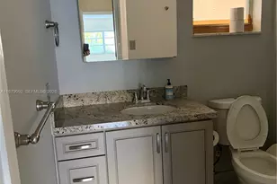 901 NE 14th Ave, Hallandale Beach, FL 33009 - Photo 11