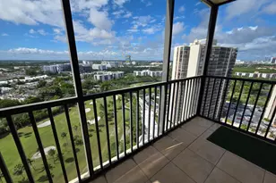 20335 W Country Club Dr, Aventura, FL 33180 - Photo 13