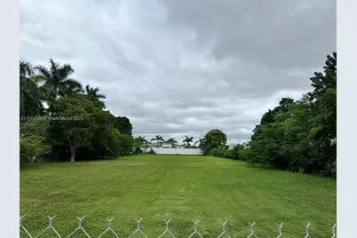 365 NW 128th Ave, Sweetwater, FL 33182 - Photo 1