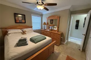 1040 Wilshire Cir W, Pembroke Pines, FL 33027 - Photo 21