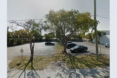 929 NE 17th Way, Fort Lauderdale, FL 33304 - Photo 1